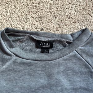 This a.n.a sweater is a size small. Worn handful of times. Condition like new.